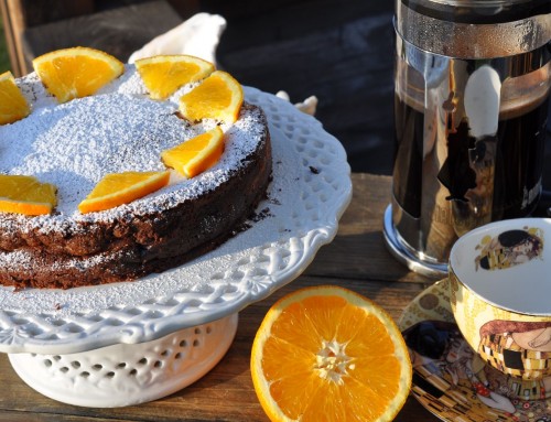Najhitrejša čokoladna torta s pomarančo – brez moke